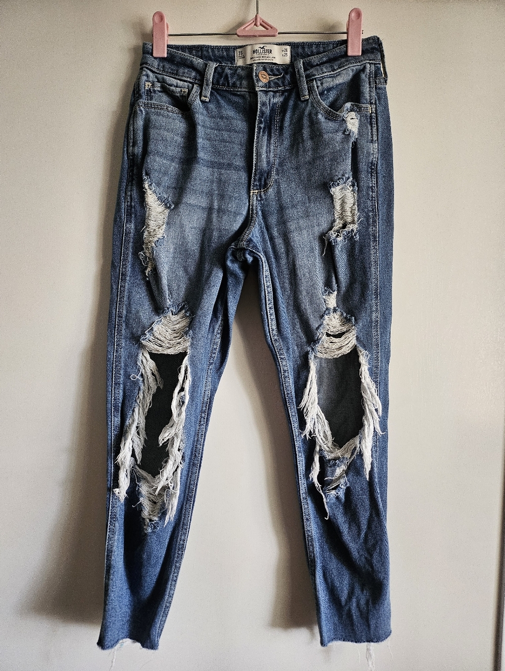Hollister Curvy High Rise Mom Jeans Ripped Denim Jeans Women's W26 L25 Med Wash